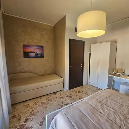 Dei Rota Salerno Bed & Breakfast 4*